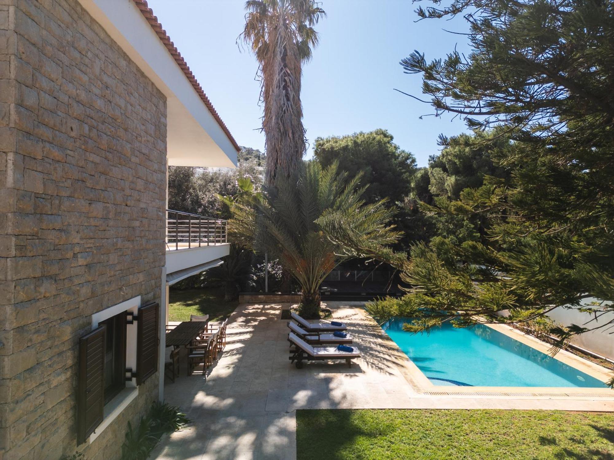 Villa Saronida Bagian luar foto